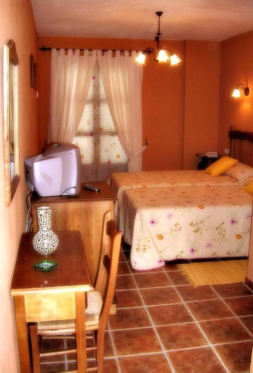 Hotel Posada Casas Viejas Беналуп-Касас-Вієхас Номер фото