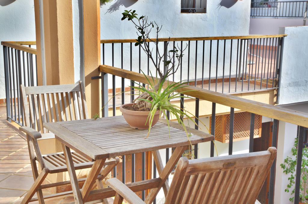Hotel Posada Casas Viejas Беналуп-Касас-Вієхас Екстер'єр фото